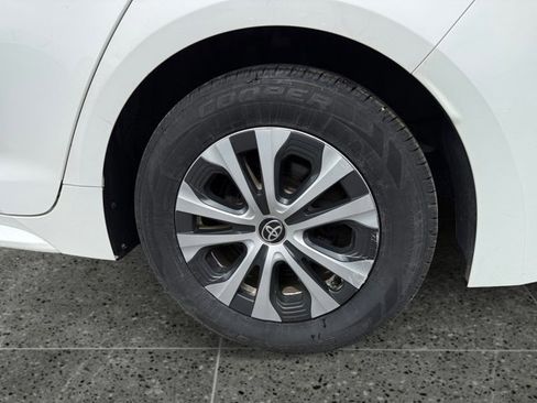 Used 2021 Toyota Corolla LE w/ Carpet Mat Package (TMS) FWD image 13