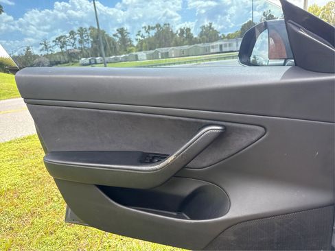 Used 2018 Tesla Model 3 Mid Range image 15