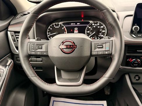 Certified 2025 Nissan Rogue SV image 25