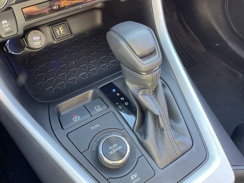 Used 2024 Toyota RAV4 LE image 5