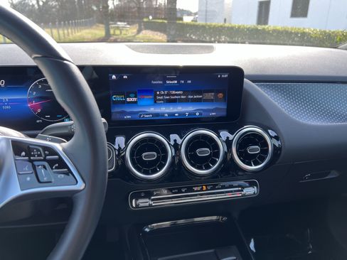 Certified 2025 Mercedes-Benz GLA 250 250 image 31