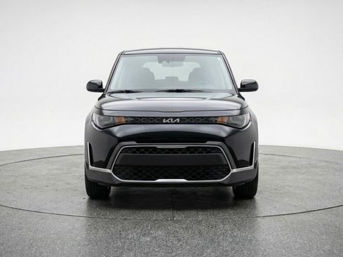 Used 2025 Kia Soul LX w/ LX Technology Package image 2