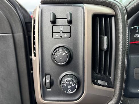 Used 2017 GMC Sierra 1500 Denali w/ Denali Ultimate Package AWD/4WD image 28