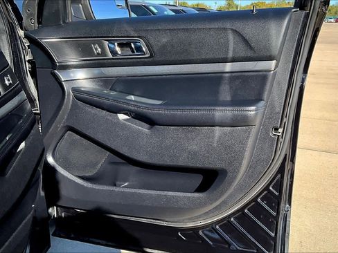 Used 2019 Ford Explorer XLT image 22