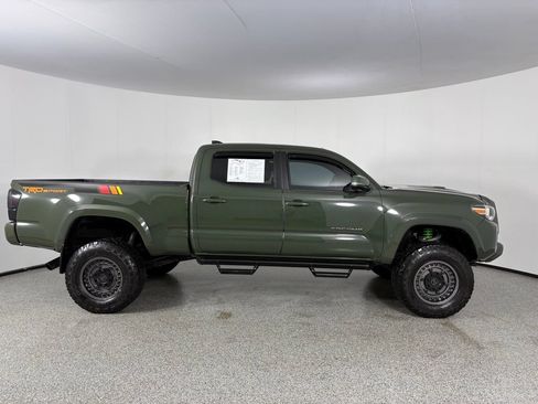 Used 2021 Toyota Tacoma TRD Sport w/ Technology Package AWD/4WD image 8