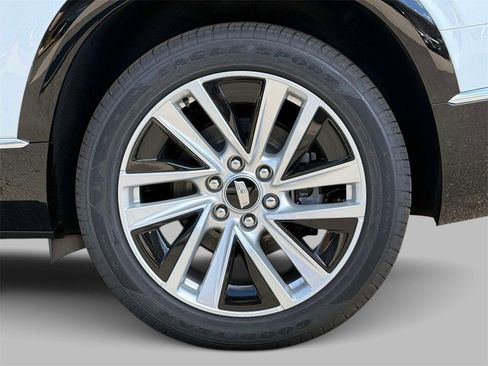 New 2026 Cadillac Vistiq Luxury image 12