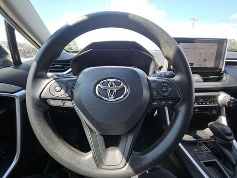 Used 2024 Toyota RAV4 XLE FWD image 38