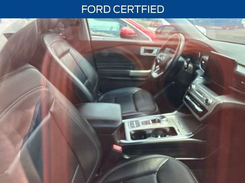 Certified 2022 Ford Explorer XLT w/ Equipment Group 202A RWD image 3