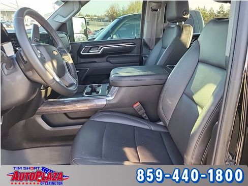 Used 2025 Chevrolet Silverado 2500 LTZ w/ LTZ Premium Package image 5
