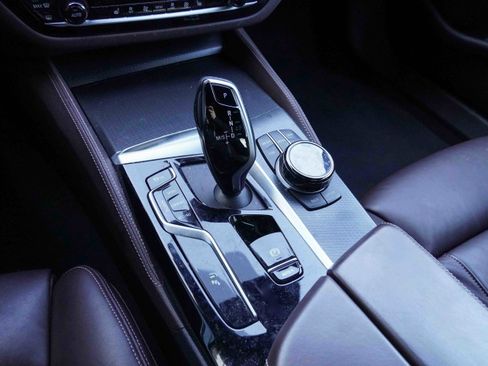 Certified 2022 BMW M550i xDrive w/ Executive Package image 30