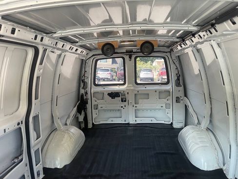 Used 2012 Chevrolet Express 1500 RWD image 15