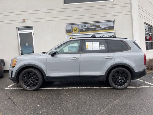 Certified 2022 Kia Telluride EX w/ EX Premium Package image 2