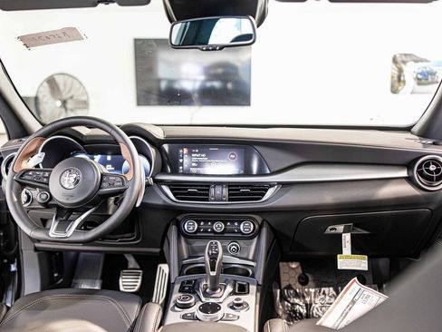 New 2025 Alfa Romeo Stelvio Sprint image 37