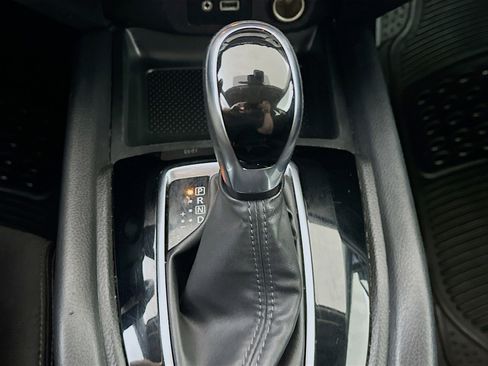 Used 2020 Nissan Rogue SV image 24