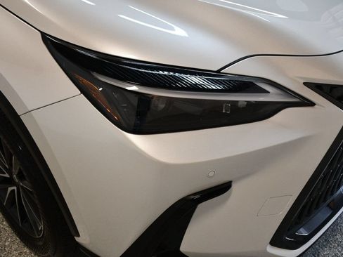 Used 2025 Lexus NX 250 FWD w/ Towing Package (2000 Lbs) image 12
