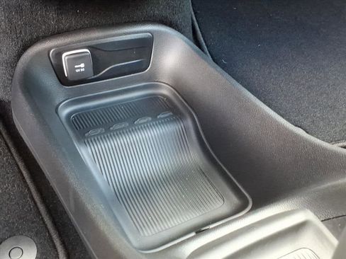 New 2027 Chrysler Pacifica Select AWD/4WD image 33