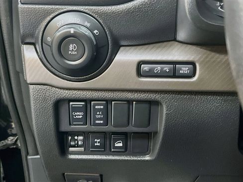 Used 2024 Nissan Titan PRO-4X w/ Pro-4x Convenience Package AWD/4WD image 10
