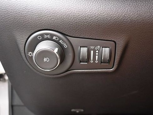 Used 2025 Jeep Compass Limited AWD/4WD image 33