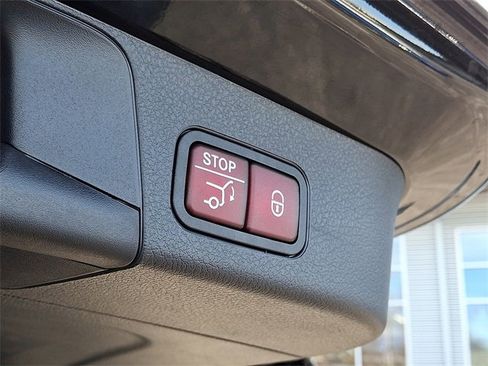 New 2026 Mercedes-Benz GLB 250 4MATIC image 24