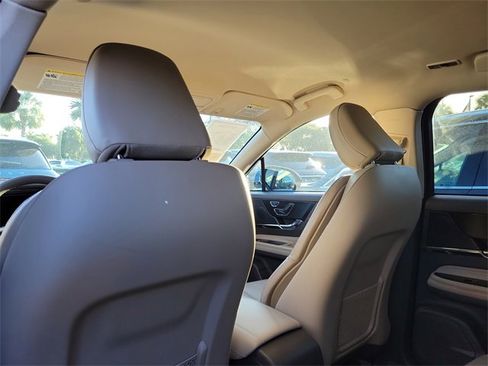 Certified 2023 Lincoln Corsair Standard image 11