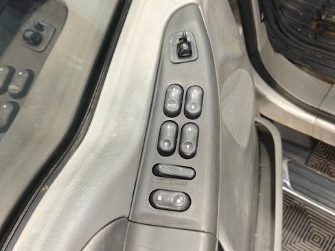 Used 2004 Ford Excursion XLT AWD/4WD image 28