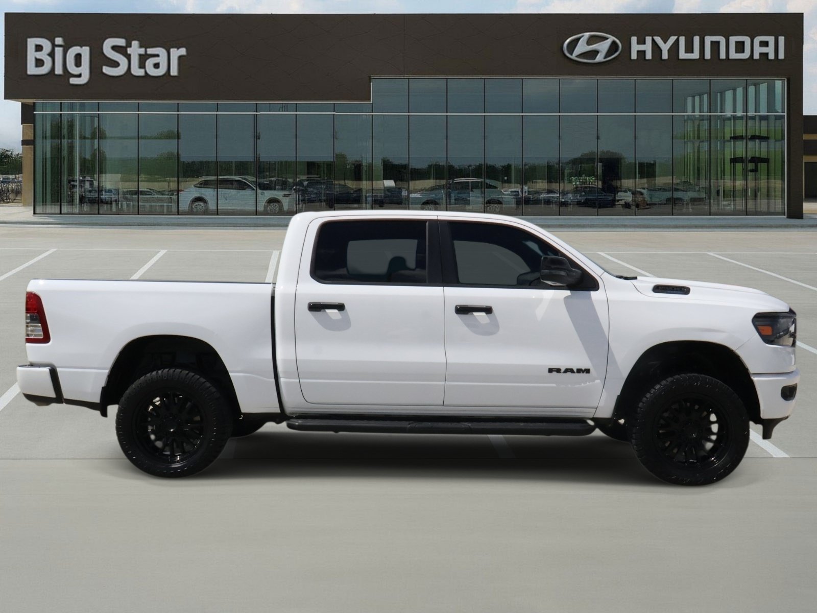 Used 2024 RAM 1500 Lone Star AWD/4WD image 5