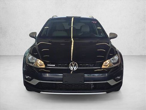 Used 2017 Volkswagen Golf Alltrack S AWD/4WD image 2