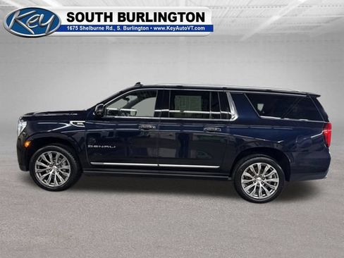 Used 2021 GMC Yukon XL Denali w/ Denali Premium Package AWD/4WD image 4