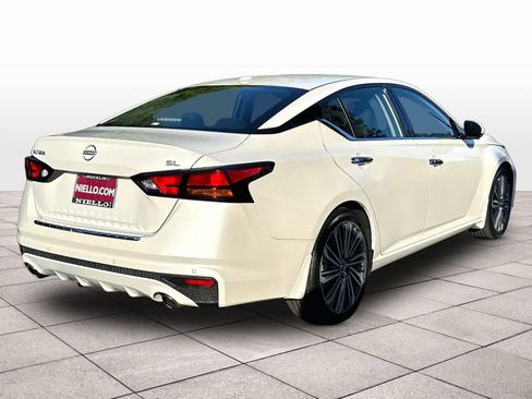 Used 2023 Nissan Altima 2.5 SL FWD image 16