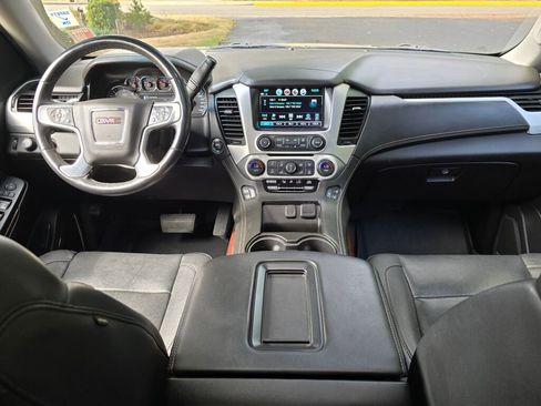 Used 2019 GMC Yukon XL SLT image 17