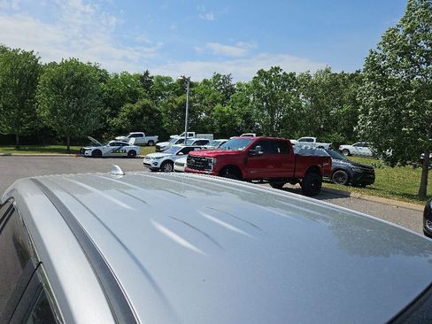 Used 2023 Toyota RAV4 LE AWD/4WD image 9