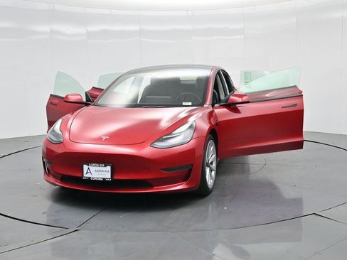 Used 2022 Tesla Model 3 image 17