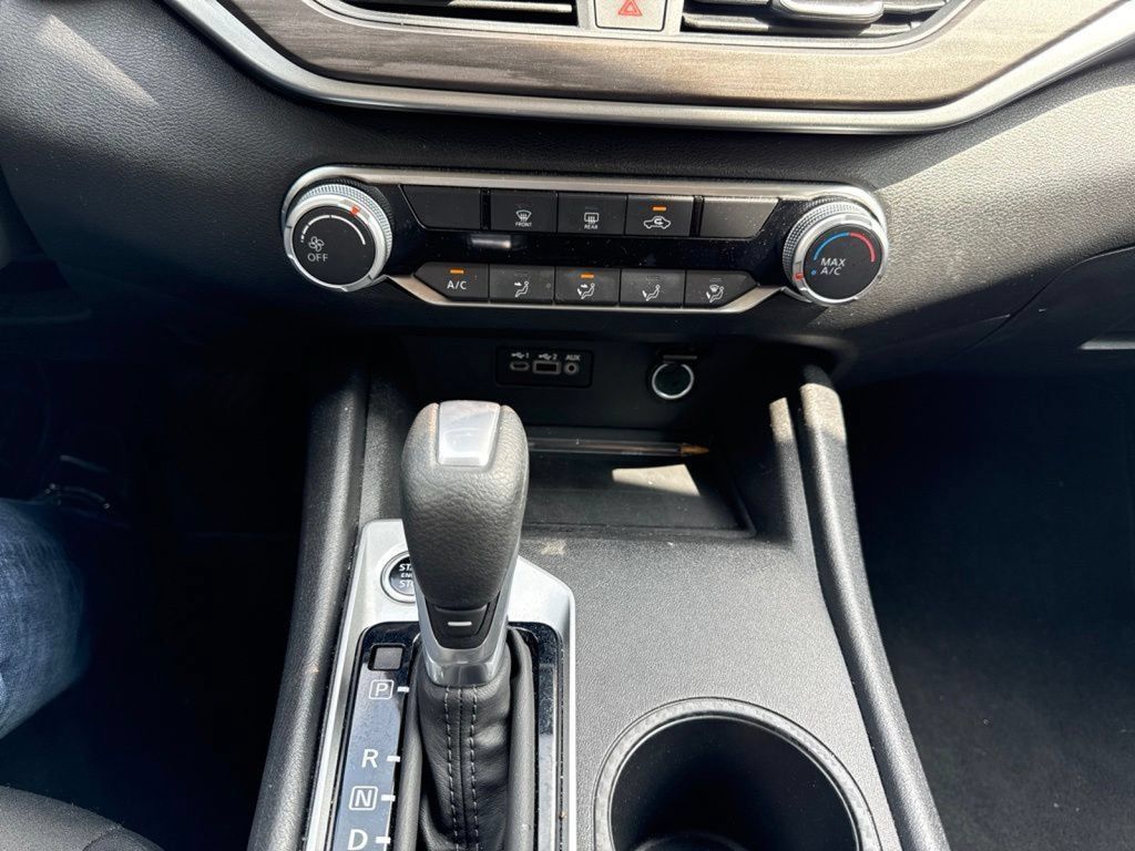 Used 2025 Nissan Altima 2.5 SV FWD image 25