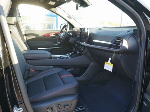 New 2026 Chevrolet Traverse RS image 11