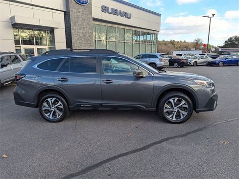Used 2022 Subaru Outback Limited image 2