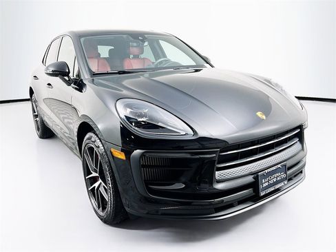 Certified 2022 Porsche Macan S image 7