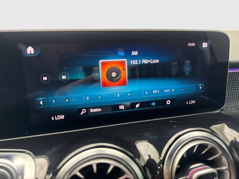 Used 2021 Mercedes-Benz GLB 250 w/ Premium Package image 60