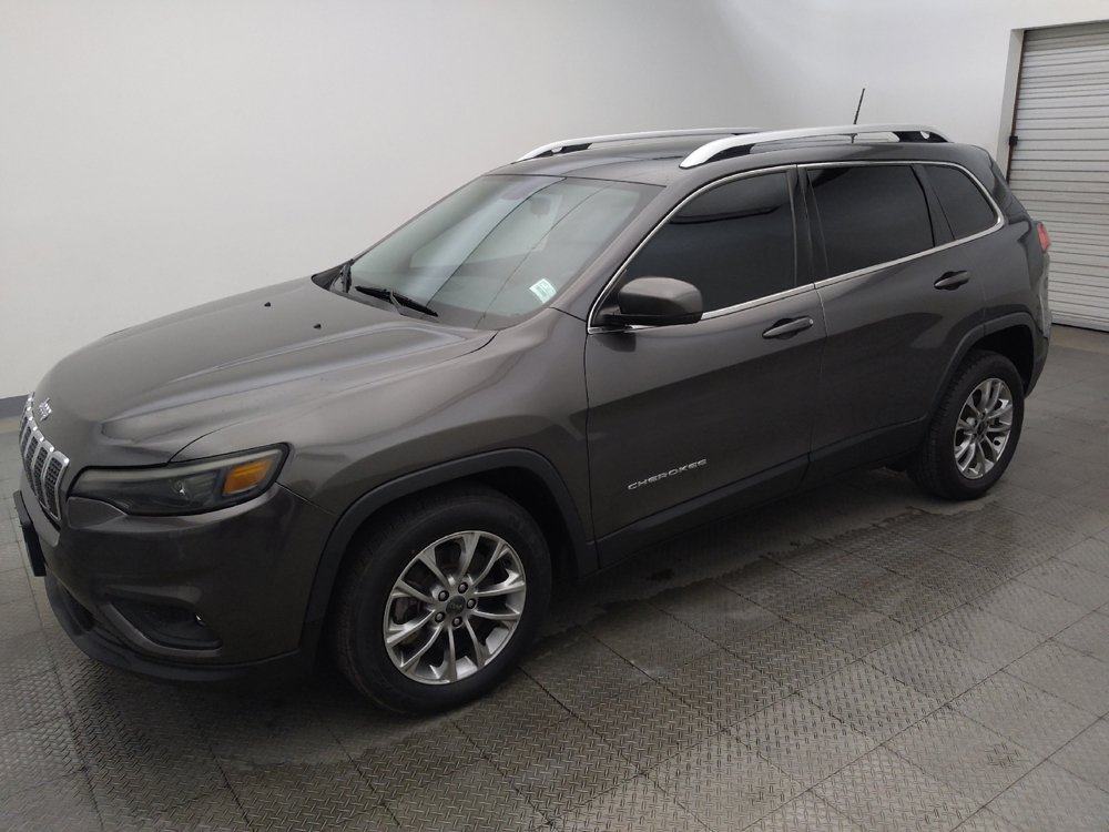 Used 2019 Jeep Cherokee Latitude Plus FWD image 2