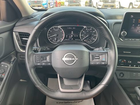 Used 2025 Nissan Rogue SV FWD image 30
