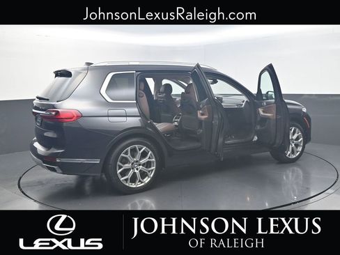 Used 2022 BMW X7 xDrive40i w/ Executive Package image 23