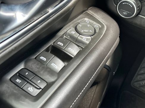 Used 2021 Chevrolet Tahoe Z71 w/ Z71 Off-Road Package AWD/4WD image 38