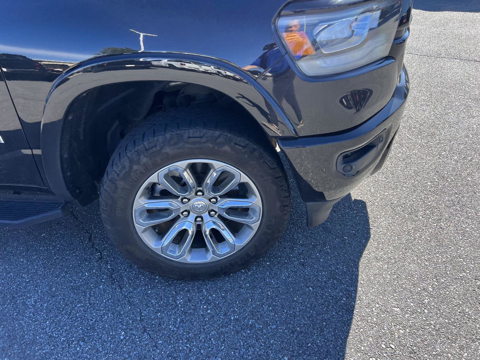 Used 2022 RAM 1500 Laramie AWD/4WD image 9