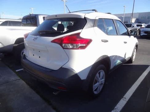 Used 2019 Nissan Kicks S w/ Exterior Package image 4