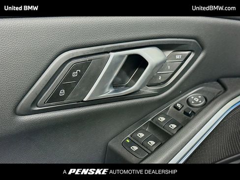 Used 2025 BMW 330i Sedan image 3