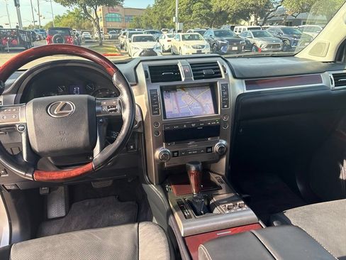 Used 2018 Lexus GX 460 Premium w/ Premium Package AWD/4WD image 18