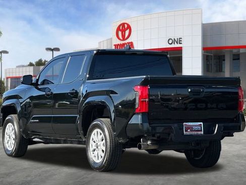 Used 2025 Toyota Tacoma SR5 image 6