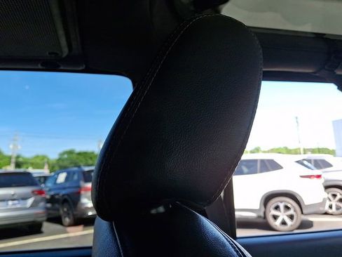 Used 2017 Jeep Wrangler Unlimited Sahara AWD/4WD image 13