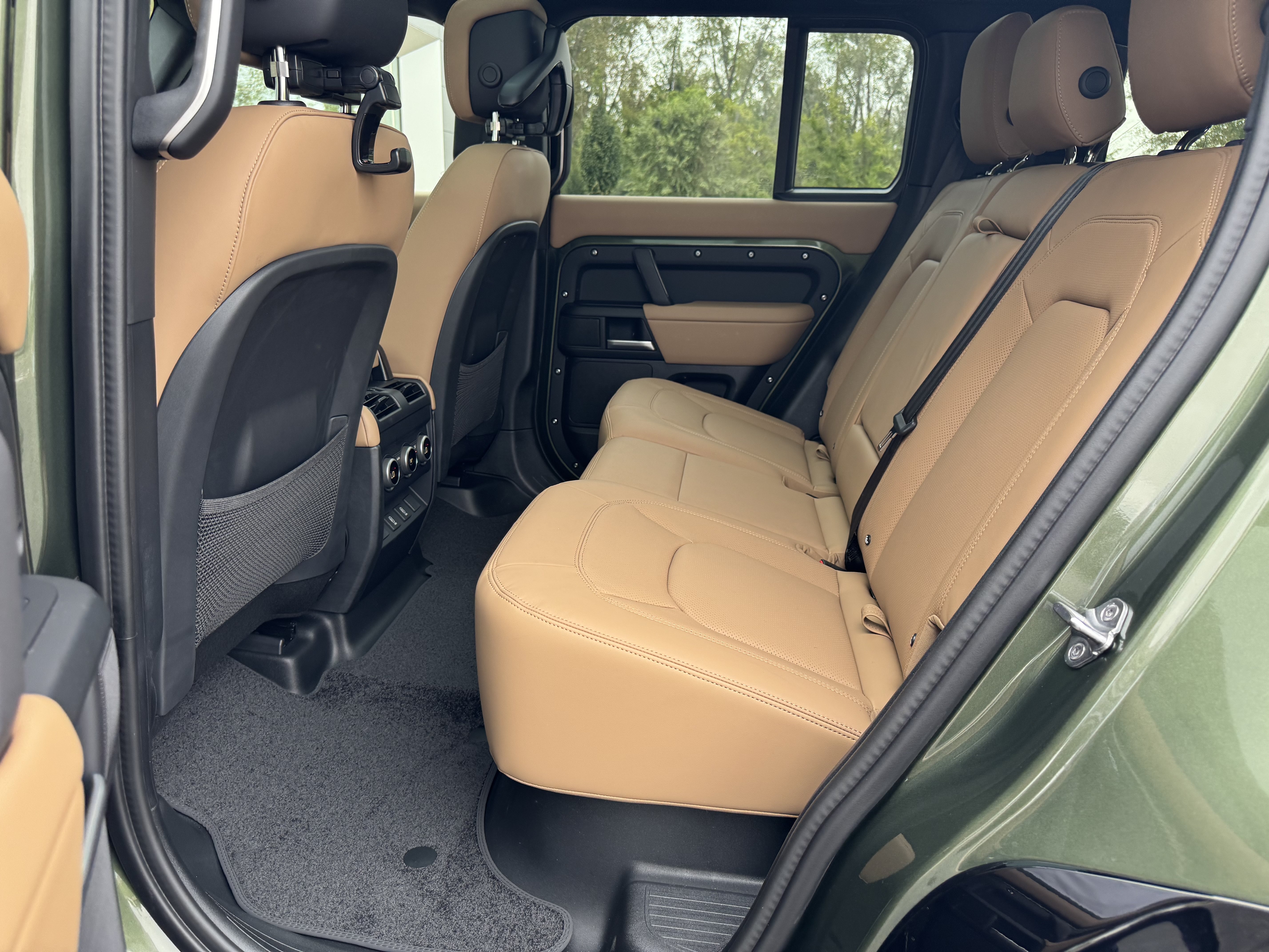 New 2026 Land Rover Defender 110 X-Dynamic SE AWD/4WD image 5