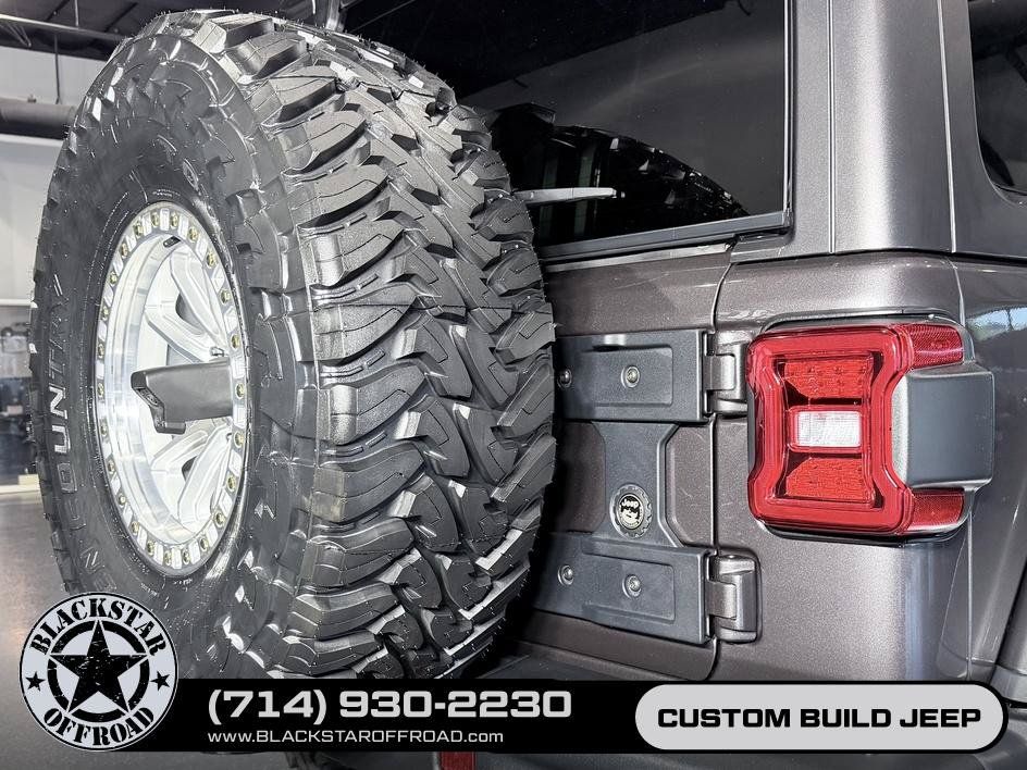 Used 2025 Jeep Wrangler Unlimited Rubicon AWD/4WD image 15