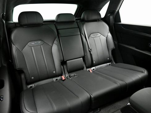 New 2025 Bentley Bentayga V8 image 15